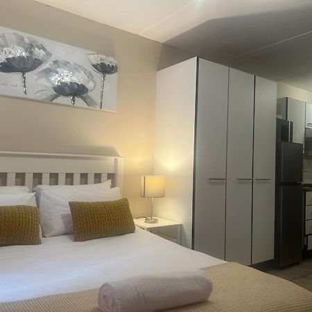 Smart And Cozy Studio With Netflix And Showmax Pretoria-Noord Zewnętrze zdjęcie