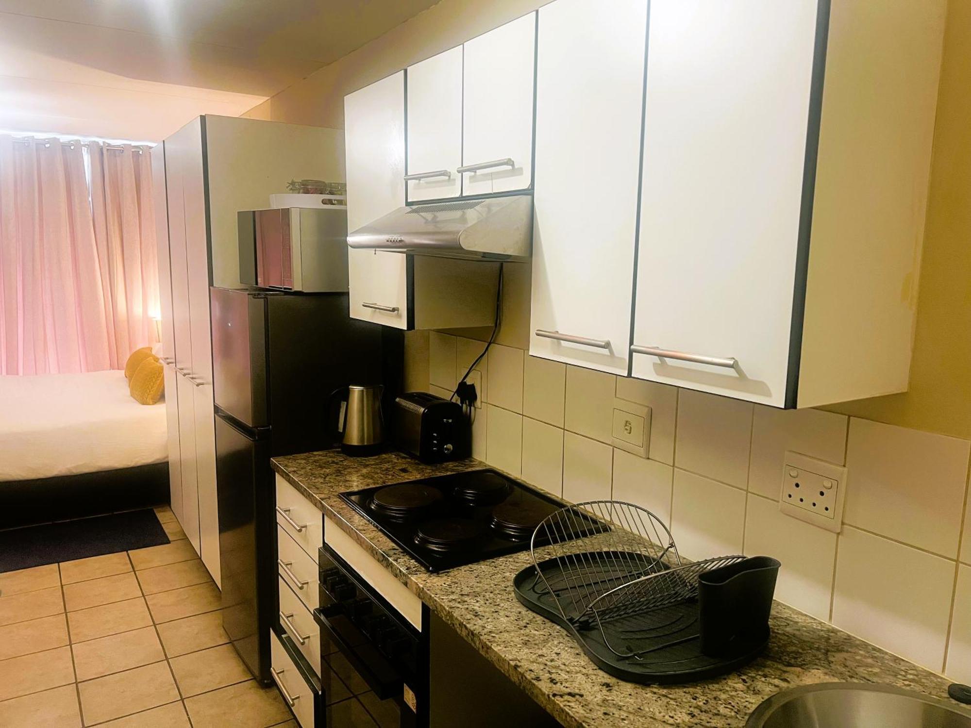 Smart And Cozy Studio With Netflix And Showmax Pretoria-Noord Zewnętrze zdjęcie